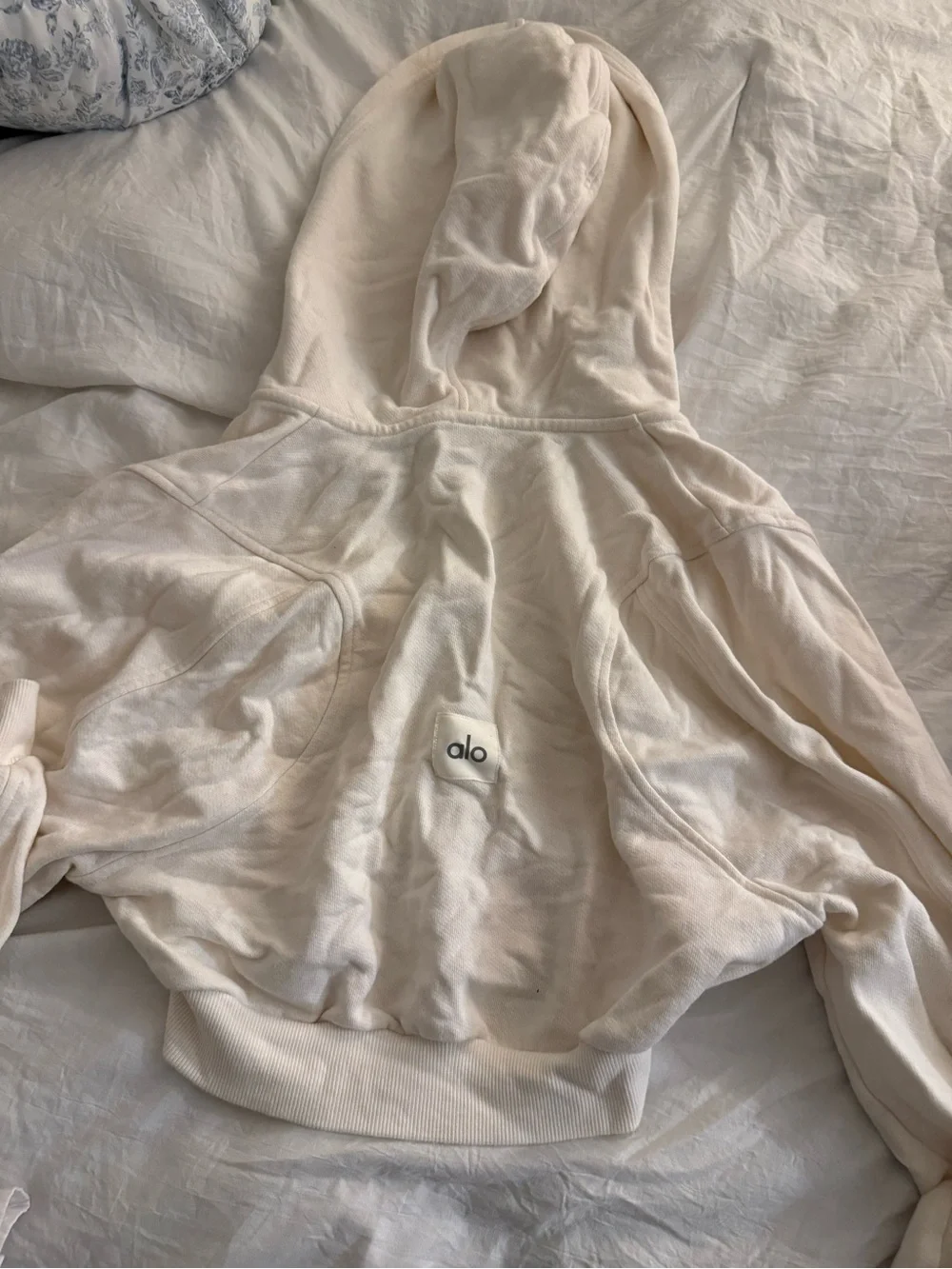 ALO Yoga Cream Cropped Zip-Up Hoodie